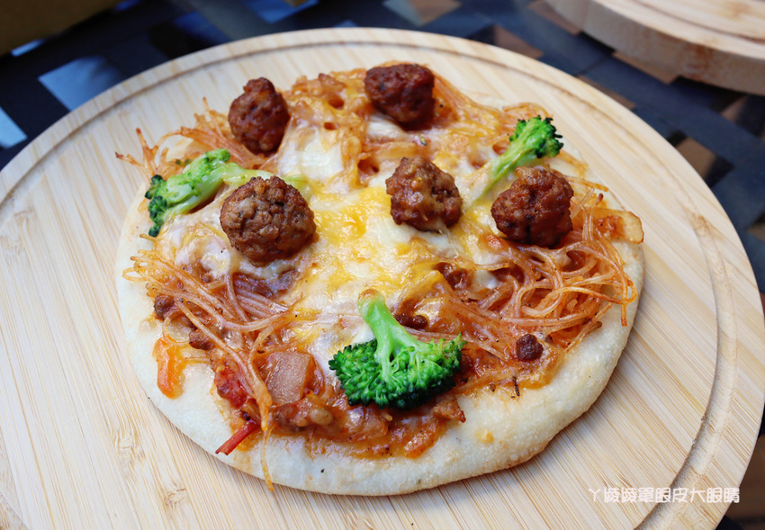 柴米油鹽樸食趣新竹巨城快閃店!米粉也能跟手工披薩結合,必吃福源花生麻糬披薩、鹽酥雞披薩