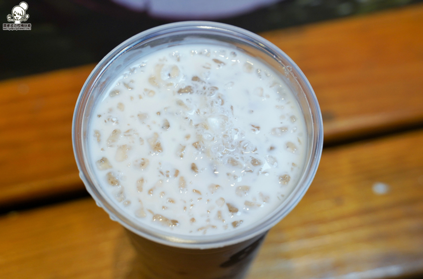 芋頭控、咀嚼療癒系之八兩健康飲品,豪邁用料餡料超飽足、純手工製作餡料|高雄推薦好喝飲品 - 跟著尼力吃喝玩樂&親子生活