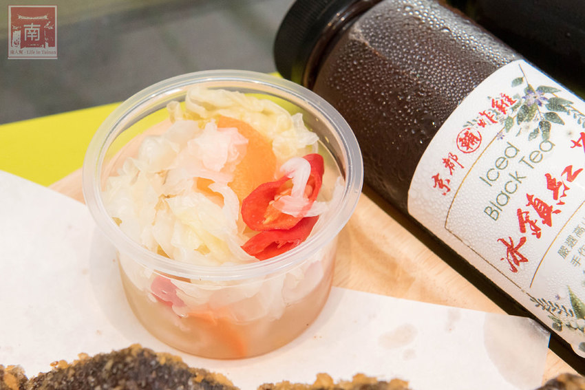 【台南美食】台南人氣美食串炸｜台南本土新鮮溫體雞肉｜來自日本京都神秘炸粉｜涼了都好吃~~京都輔炸雞 - 南人幫