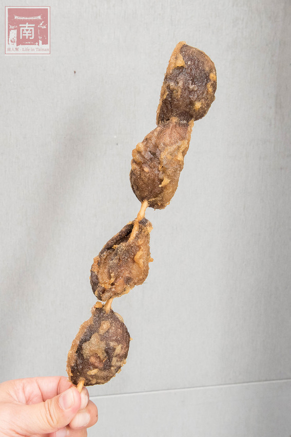 【台南美食】台南人氣美食串炸｜台南本土新鮮溫體雞肉｜來自日本京都神秘炸粉｜涼了都好吃~~京都輔炸雞 - 南人幫