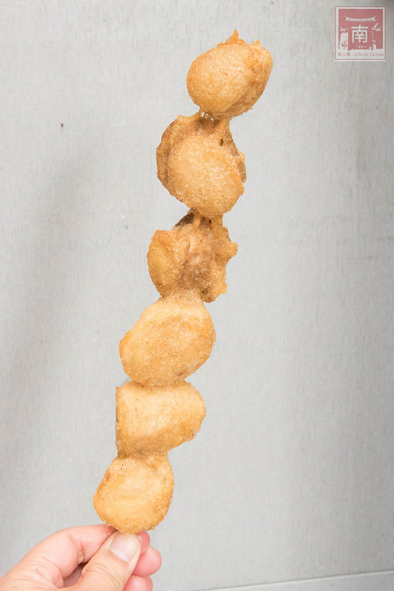 【台南美食】台南人氣美食串炸｜台南本土新鮮溫體雞肉｜來自日本京都神秘炸粉｜涼了都好吃~~京都輔炸雞 - 南人幫