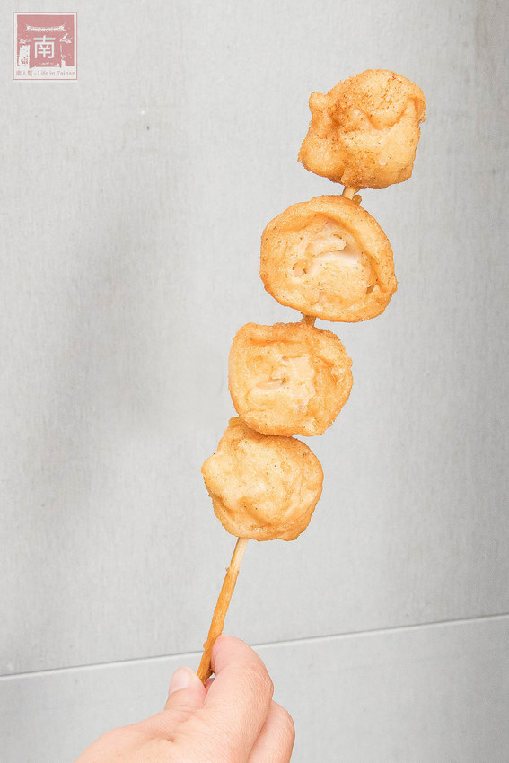 【台南美食】台南人氣美食串炸｜台南本土新鮮溫體雞肉｜來自日本京都神秘炸粉｜涼了都好吃~~京都輔炸雞 - 南人幫