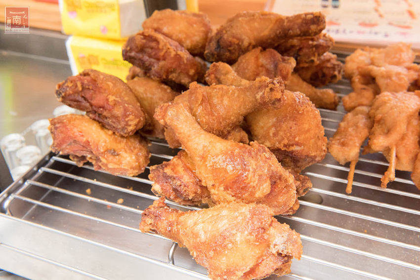 【台南美食】台南人氣美食串炸｜台南本土新鮮溫體雞肉｜來自日本京都神秘炸粉｜涼了都好吃~~京都輔炸雞 - 南人幫