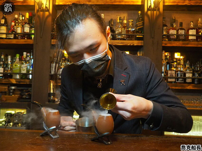 超隱密主題酒吧!Captain Joker 喬克船長,老茶酒配一夜干料理,還得找對方式才能進入~