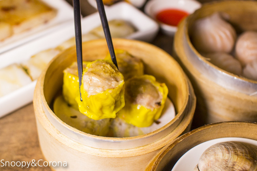 【台北美食】三創美食｜台北港式飲茶｜港點大師～季節限定鮮蒸大閘蟹、川味帶勁小龍蝦粉絲煲