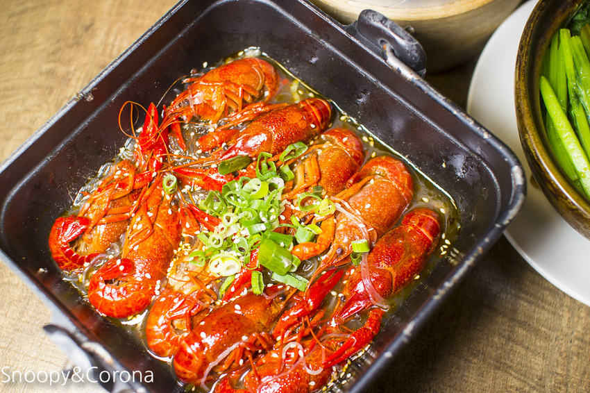 【台北美食】三創美食｜台北港式飲茶｜港點大師～季節限定鮮蒸大閘蟹、川味帶勁小龍蝦粉絲煲