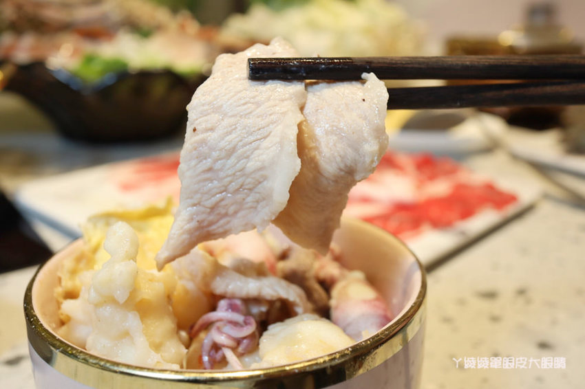 新竹巨城附近平價火鍋推薦鍋工館！單人鍋最便宜只要280元！湯頭免費試喝、貝殼一把抓