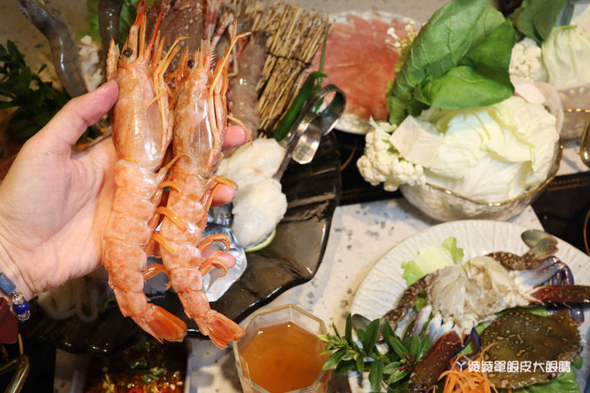 新竹巨城附近平價火鍋推薦鍋工館！單人鍋最便宜只要280元！湯頭免費試喝、貝殼一把抓