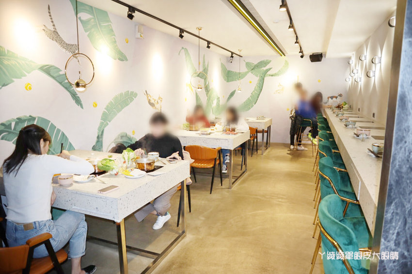 新竹巨城附近平價火鍋推薦鍋工館！單人鍋最便宜只要280元！湯頭免費試喝、貝殼一把抓