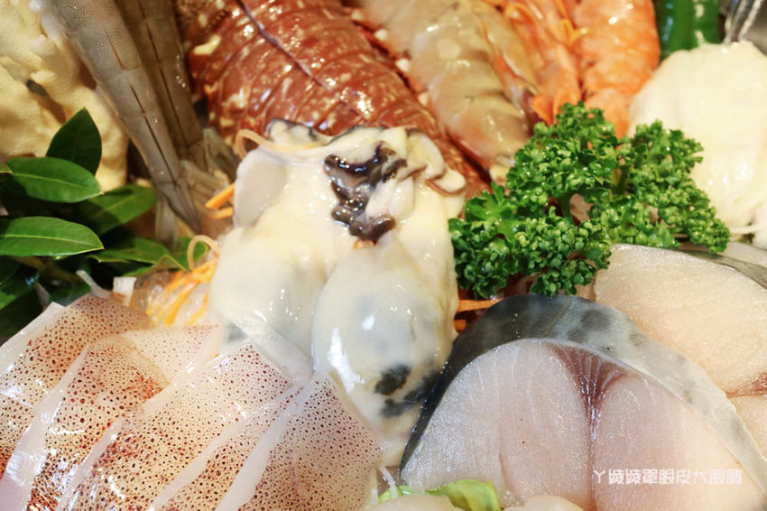 新竹巨城附近平價火鍋推薦鍋工館！單人鍋最便宜只要280元！湯頭免費試喝、貝殼一把抓