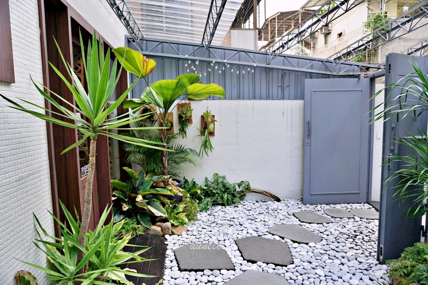 【台中】小煮咖啡 巷弄間小清新咖啡廳 植栽花園 不限時 寵物友善咖啡廳 - 水晶安蹄 不務正業過生活