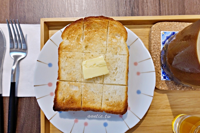 【台中】小煮咖啡 巷弄間小清新咖啡廳 植栽花園 不限時 寵物友善咖啡廳 - 水晶安蹄 不務正業過生活