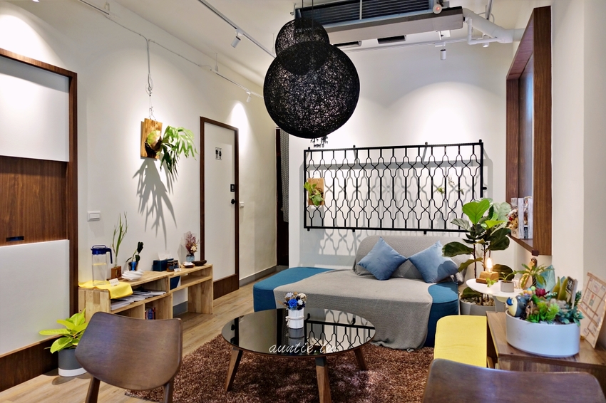 【台中】小煮咖啡 巷弄間小清新咖啡廳 植栽花園 不限時 寵物友善咖啡廳 - 水晶安蹄 不務正業過生活