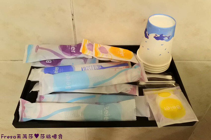 新北飯店【金色年代旅店】府中捷運站板橋後站商圈.高樓層遠眺市景.寬敞房型附早餐│府中商圈│板橋飯店 - Fresa芙芮莎♥莎旅憶食