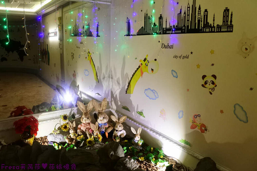 新北飯店【金色年代旅店】府中捷運站板橋後站商圈.高樓層遠眺市景.寬敞房型附早餐│府中商圈│板橋飯店 - Fresa芙芮莎♥莎旅憶食