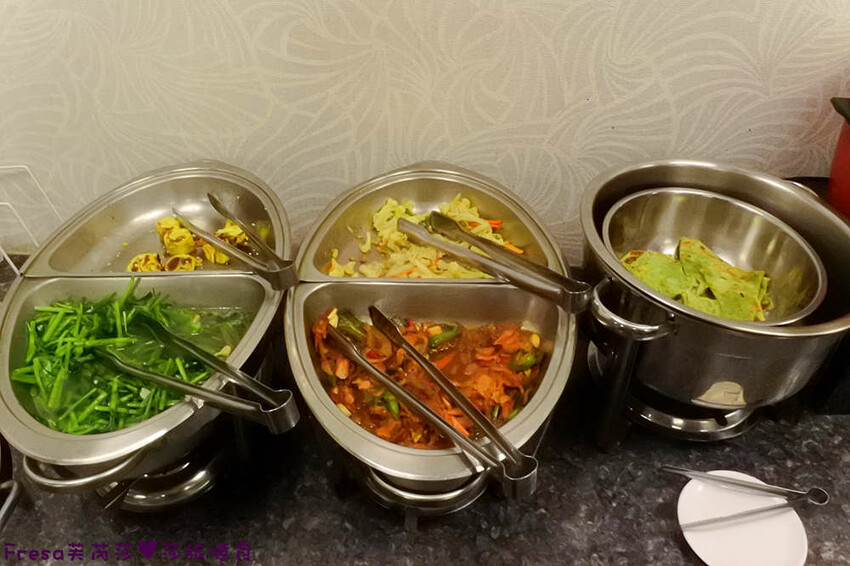 新北飯店【金色年代旅店】府中捷運站板橋後站商圈.高樓層遠眺市景.寬敞房型附早餐│府中商圈│板橋飯店 - Fresa芙芮莎♥莎旅憶食