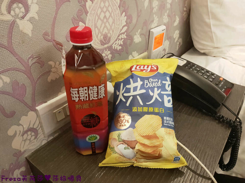 新北飯店【金色年代旅店】府中捷運站板橋後站商圈.高樓層遠眺市景.寬敞房型附早餐│府中商圈│板橋飯店 - Fresa芙芮莎♥莎旅憶食