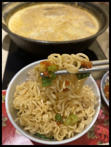 【台中西區火鍋推薦】李千娜火鍋店【丹閎鍋】獨門慢熬湯頭,料多