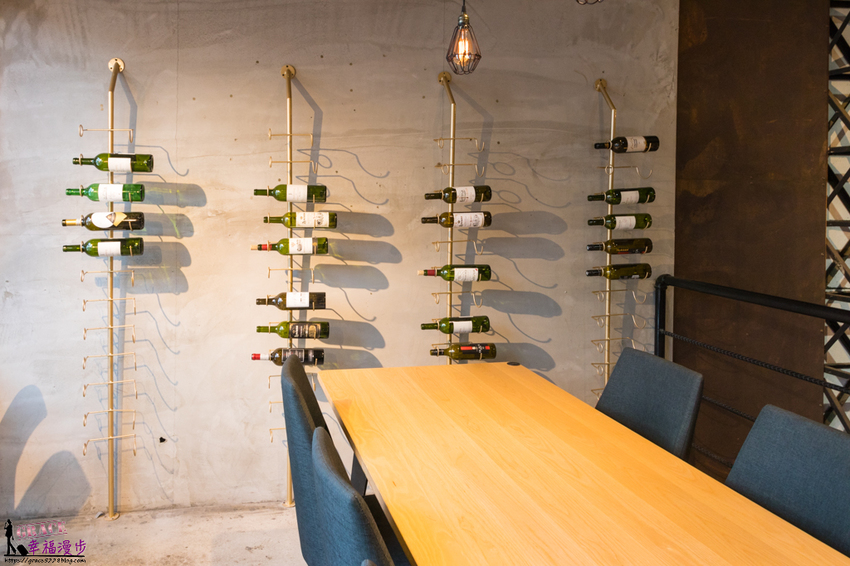 諾諾索 Non Lo So義式料理(向心店)|南屯區台中 --工業風格的用餐空間,餐點內容豐富且份量超大,海上全餐披薩有著滿滿的鮮味