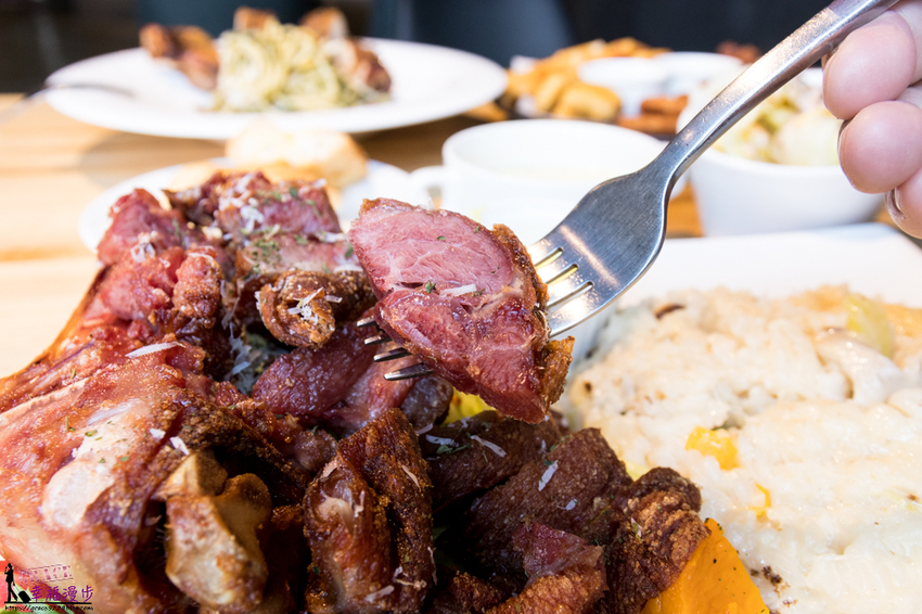 諾諾索 Non Lo So義式料理(向心店)|南屯區台中 --工業風格的用餐空間,餐點內容豐富且份量超大,海上全餐披薩有著滿滿的鮮味