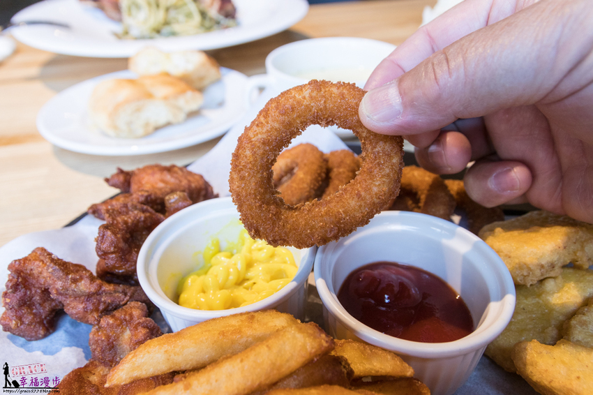 諾諾索 Non Lo So義式料理(向心店)|南屯區台中 --工業風格的用餐空間,餐點內容豐富且份量超大,海上全餐披薩有著滿滿的鮮味