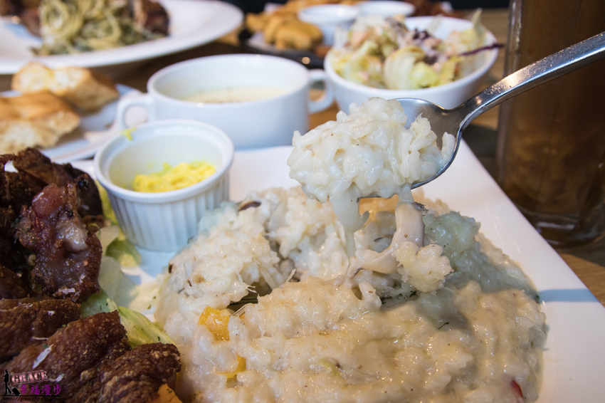 諾諾索 Non Lo So義式料理(向心店)|南屯區台中 --工業風格的用餐空間,餐點內容豐富且份量超大,海上全餐披薩有著滿滿的鮮味