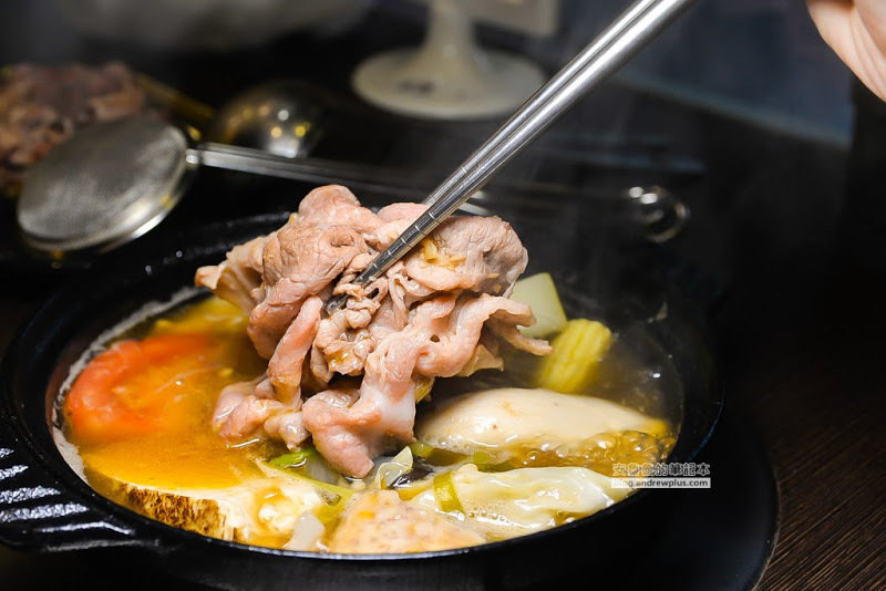 肉多多火鍋-板橋實踐店-新推出爆炒石頭火鍋湯頭,299元套餐肉肉吃得超過癮