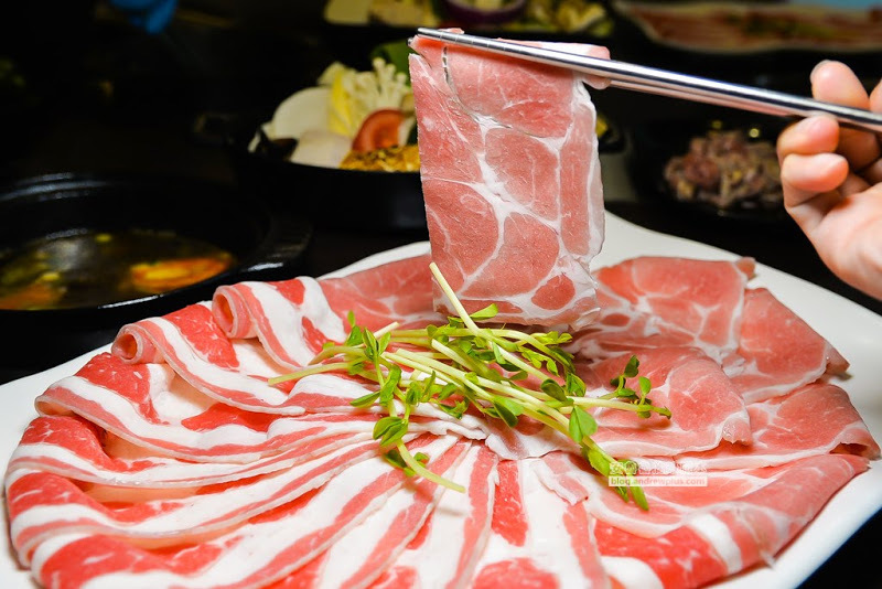 肉多多火鍋-板橋實踐店-新推出爆炒石頭火鍋湯頭,299元套餐肉肉吃得超過癮