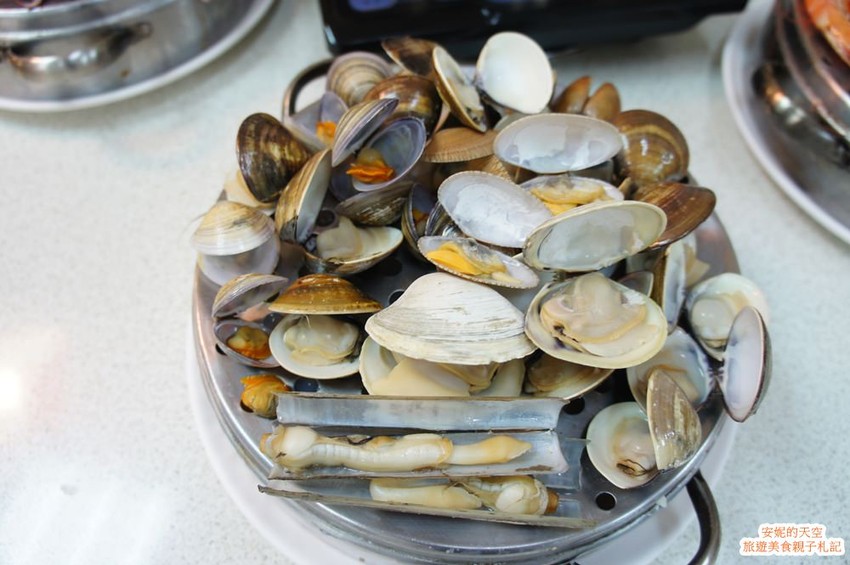 浮誇系台北蛤蜊「二月牌沙茶爐-新北市中華店」 /美食窩客 安妮  提供