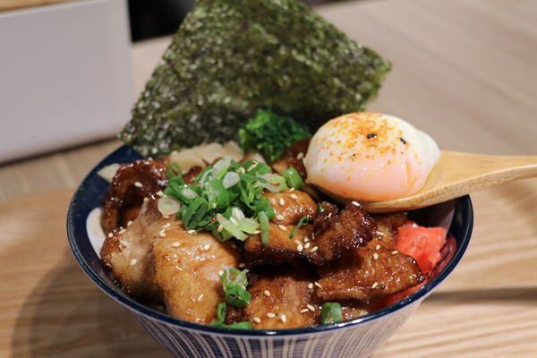 美食窩客 Una 也特別推薦「虎藏燒肉丼食所-中壢中央加盟店」