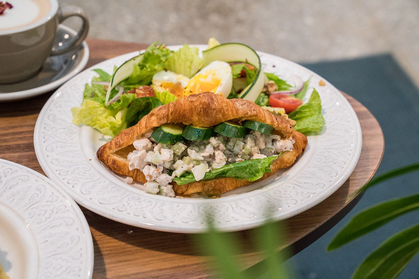 美食窩客 梅格 推薦的「cafeneighbors好鄰居」