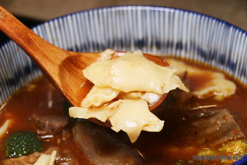 美食窩客 海綿飽飽 推薦「台灣郎正宗牛肉麵」
