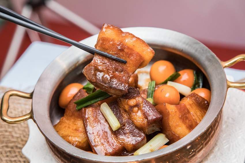 美食窩客 大手牽小手。玩樂趣 推薦「飯BAR station (微風信義店)」