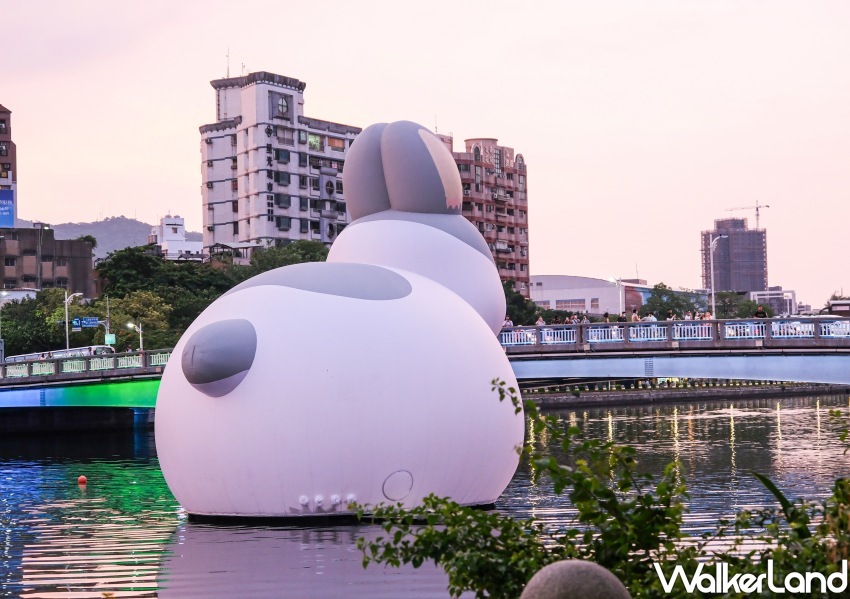 高雄LINE貼圖愛河「聊療漂漂河」 / WalkerLand窩客島整理提供 未經許可不可轉載 高雄LINE貼圖愛河「聊療漂漂河」 / WalkerLand窩客島整理提供 未經許可不可轉載