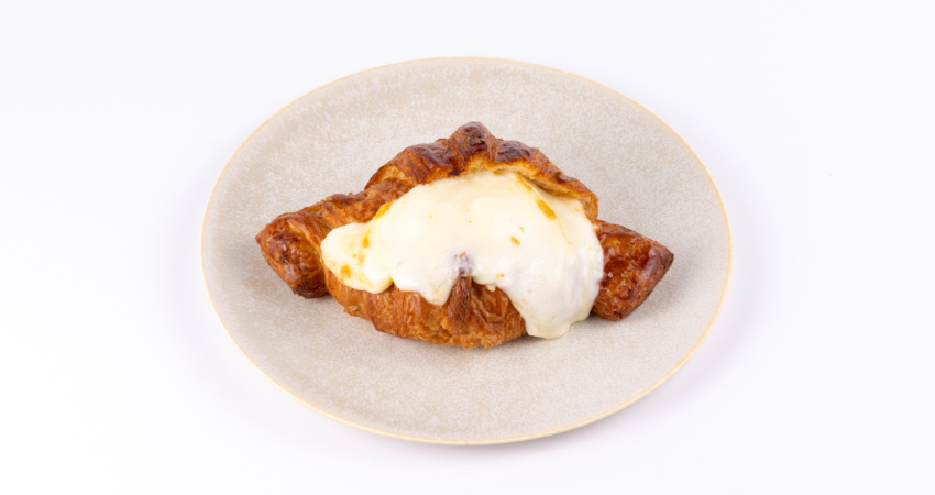 慢燉豬肉起司可頌三明治