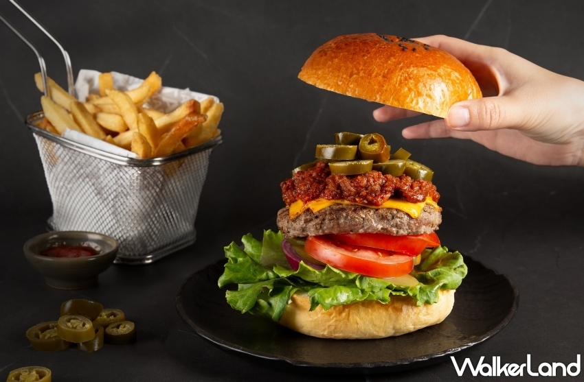 台北萬豪「豪享吃堡」漢堡、指定飲品買一送一