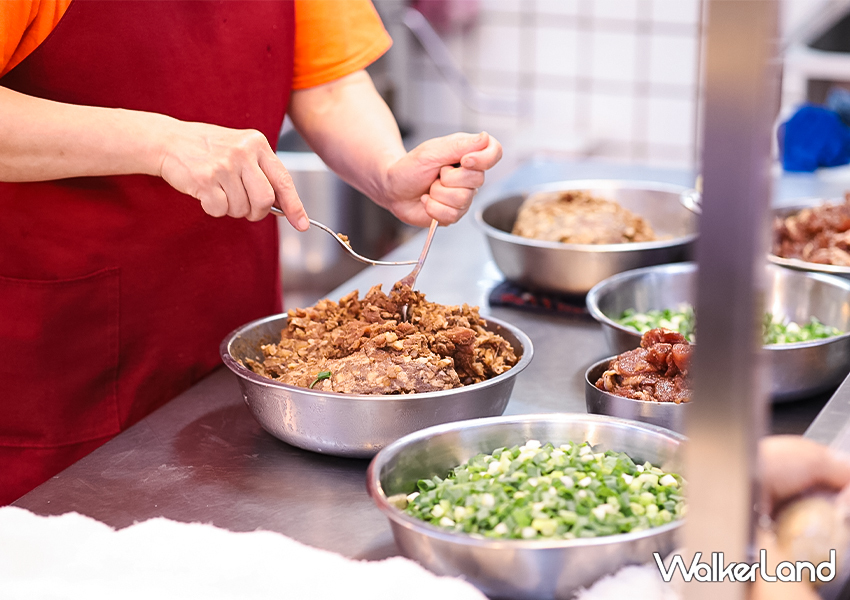瑞芳火車站必吃「林記福州胡椒餅」還沒出爐就被訂完/ WalkerLand窩客島整理提供 未經許可不可轉載。 瑞芳火車站必吃「林記福州胡椒餅」還沒出爐就被訂完/ WalkerLand窩客島整理提供 未經許可不可轉載。