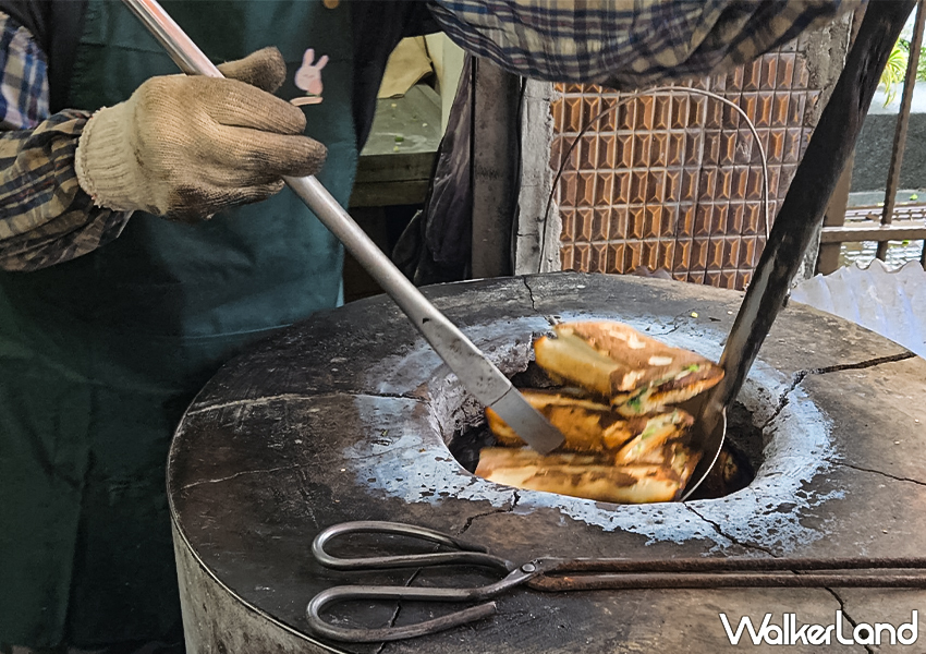▲▼基隆暖暖必吃「萬金缸爐碳烤燒餅」距離暖暖車站步行約20分鐘 / WalkerLand窩客島編輯 蕭芷琳 拍攝​​​​​​​