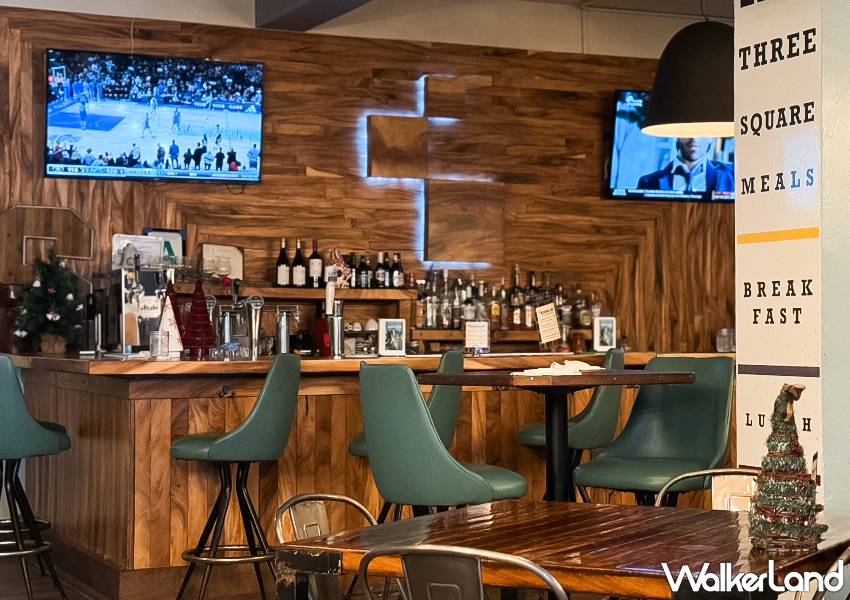▲▼關島餐酒館「Three Squares Restaurant」位於關島 GPO 暢貨中心的斜對面,餐廳內採工業風裝潢 / WalkerLand窩客島 蕭芷琳 拍攝 ▲▼關島餐酒館「Three Squares Restaurant」位於關島 GPO 暢貨中心的斜對面,餐廳內採工業風裝潢 / WalkerLand窩客島 蕭芷琳 拍攝