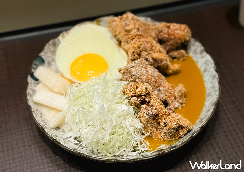 ▲▼南港車站美食「實話咖哩」推薦菜單：日式唐揚雞咖哩飯 $185 / WalkerLand窩客島編輯 蕭芷琳 拍攝​