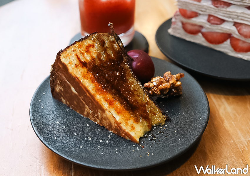 ▲▼忠孝新生貓咪咖啡廳「ABOUT H」推薦菜單：雙色流心巴斯克 $260、草莓千層蛋糕 $260 / WalkerLand窩客島 蕭芷琳 拍攝