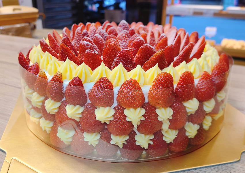 ▲▼新北新莊人氣甜點店「鎧樂餅舖」也是不少草莓控的口袋名單 / 鎧樂餅舖提供、WalkerLand窩客島整理