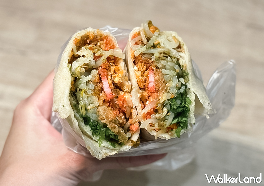 ▲南機場夜市必吃「吾旺再季 (原松青潤餅)」​​​​​​​推薦菜單：潤餅 $70 / WalkerLand窩客島 蕭芷琳 拍攝