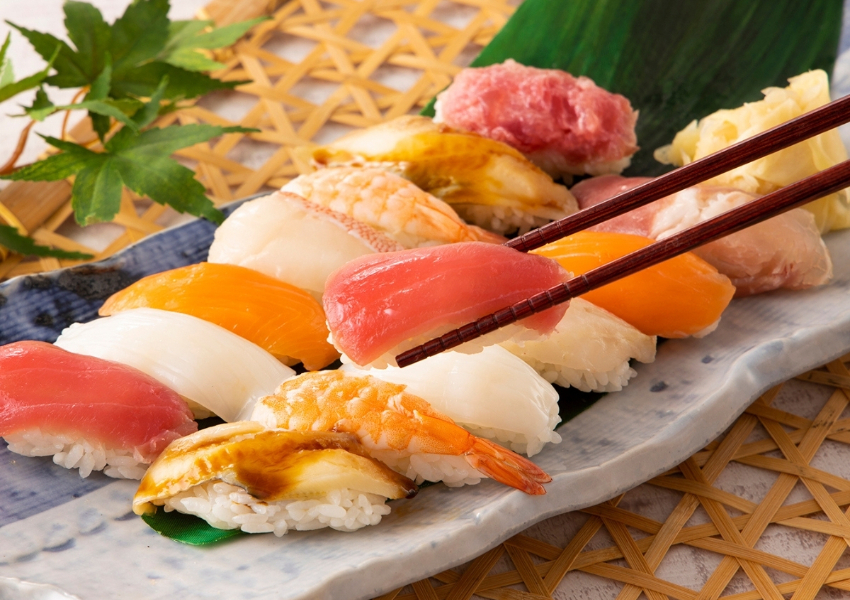 ▲NILAX「日本草莓吃到飽」還有壽司、小籠包、炸雞、拉麵可以享用 / NILAX提供、WalkerLand窩客島整理 ▲NILAX「日本草莓吃到飽」還有壽司、小籠包、炸雞、拉麵可以享用 / NILAX提供、WalkerLand窩客島整理