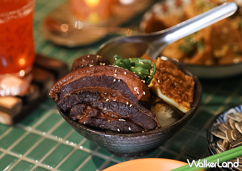 ▲西門町酒吧「冰茶專賣店」推薦菜單：控肉飯 $320 / WalkerLand窩客島 蕭芷琳 拍攝