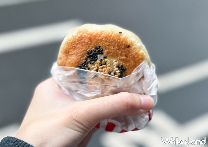 ▲基隆車站必吃「阿胖餡餅」推薦菜單：牛肉餡餅 $40 / WalkerLand窩客島 蕭芷琳 拍攝