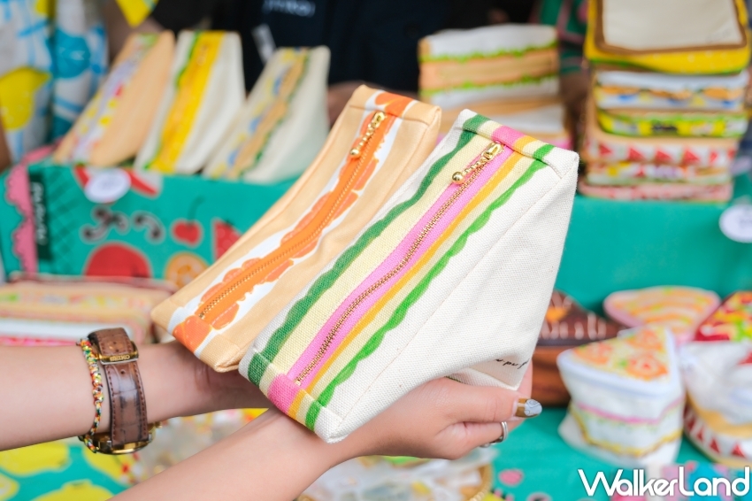 ▲信義區週末市集Pinkoi品品節，pupupu三明治造型收納包 / WalkerLand窩客島 張人尹 拍攝​​​​​​​​​​​​​​