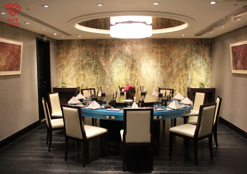 ▲台北高級餐廳推薦「海峽會」位於北市精華地段，敦化北路上近捷運小巨蛋站，交通便利 / 海峽會提供、WalkerLand窩客島整理