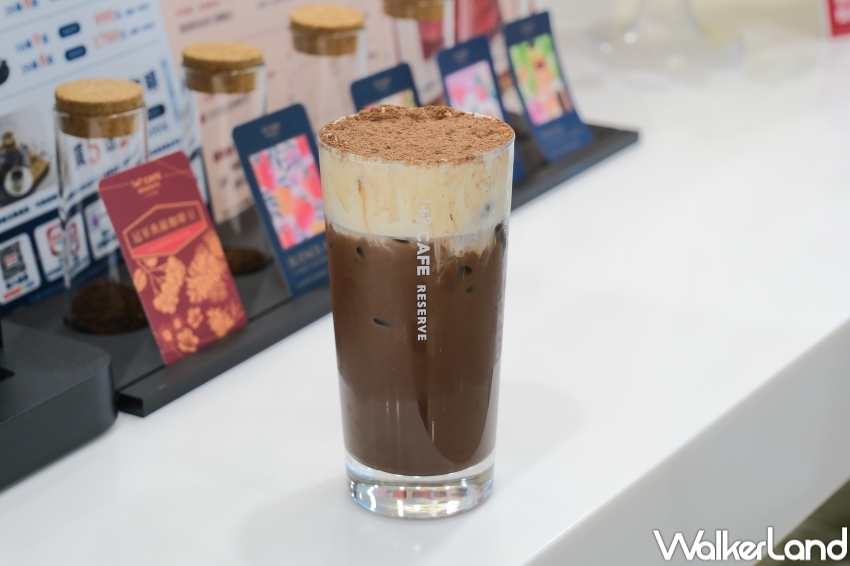 ▲7-11不可思議咖啡絲絨奶蓋系列任2杯75折 / WalkerLand窩客島 張人尹 拍攝