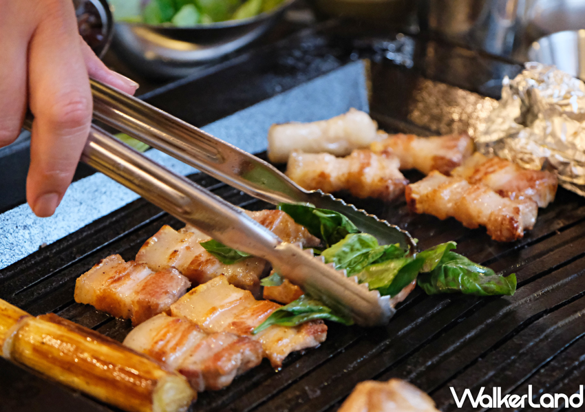▲金豬食堂帶骨豬五花配甜羅勒,顛覆想像 / WalkerLand窩客島 鄭雅之 拍攝